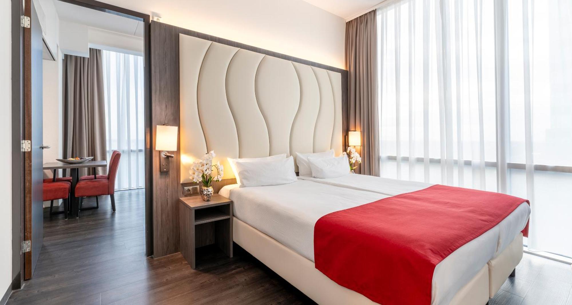 Plaza Premium Алмере Екстер'єр фото