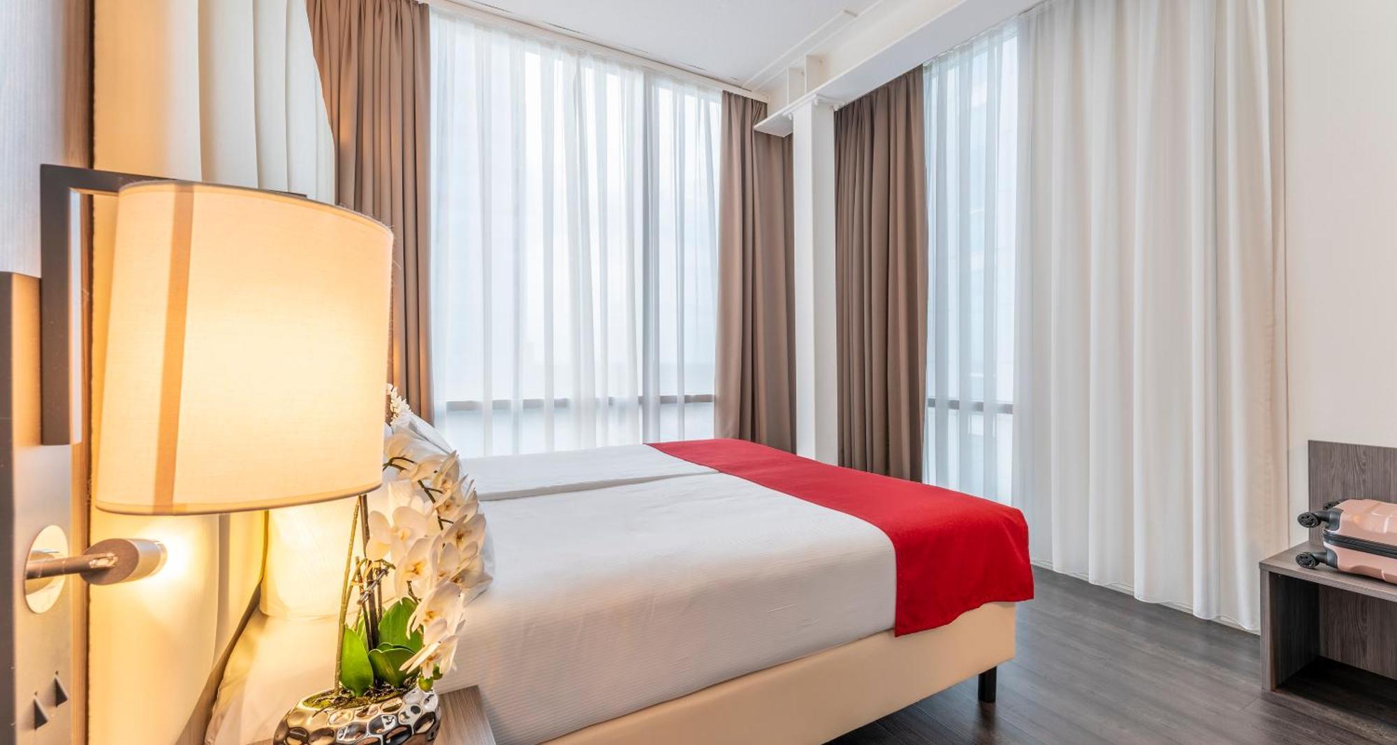 Plaza Premium Алмере Екстер'єр фото