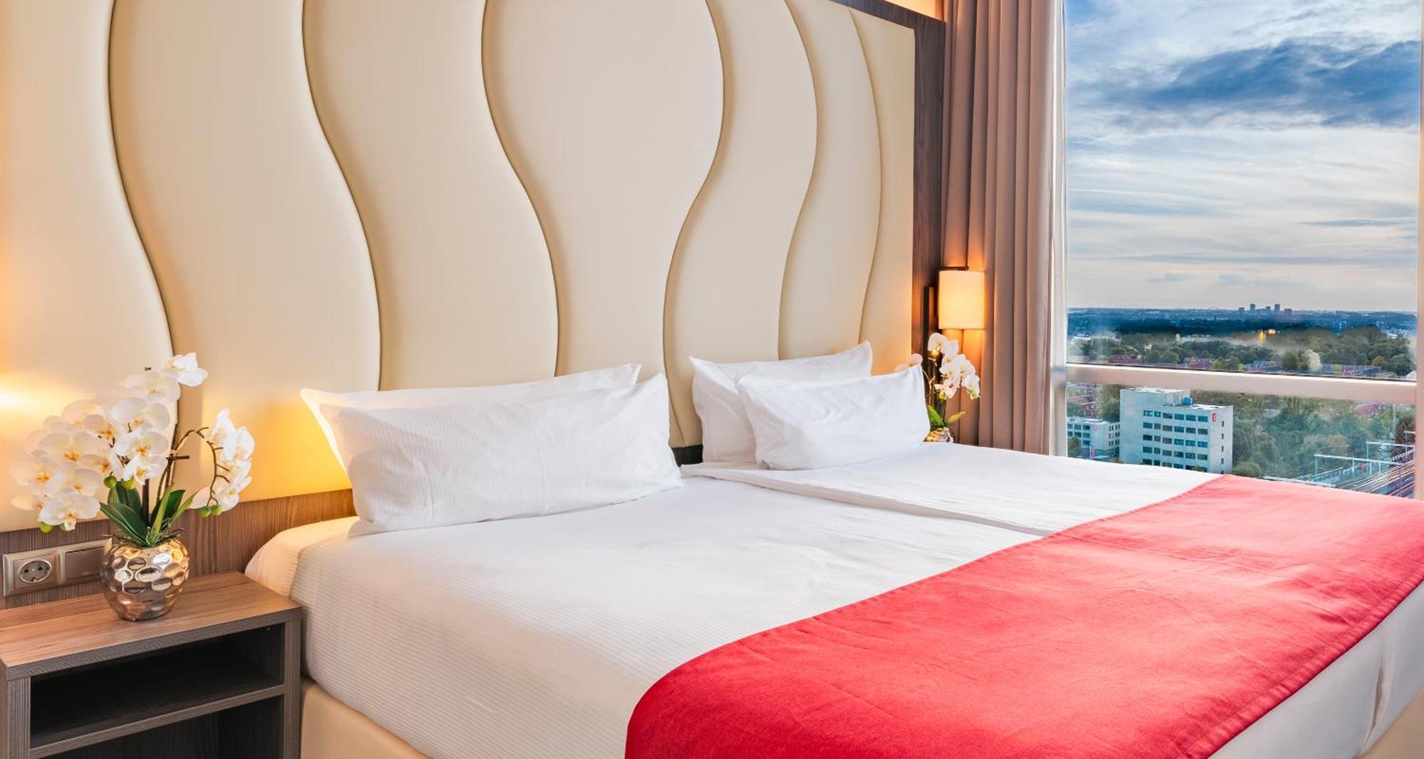 Plaza Premium Алмере Екстер'єр фото
