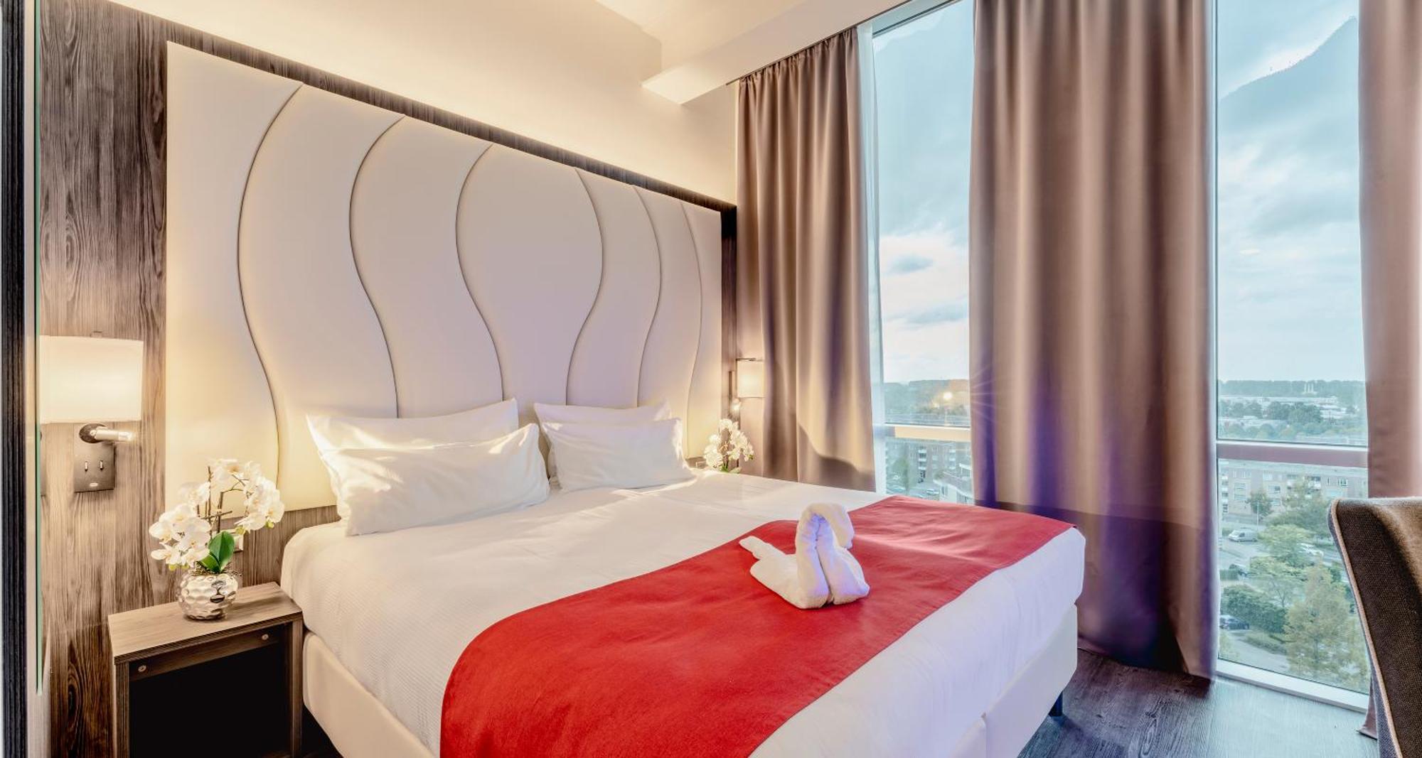 Plaza Premium Алмере Екстер'єр фото