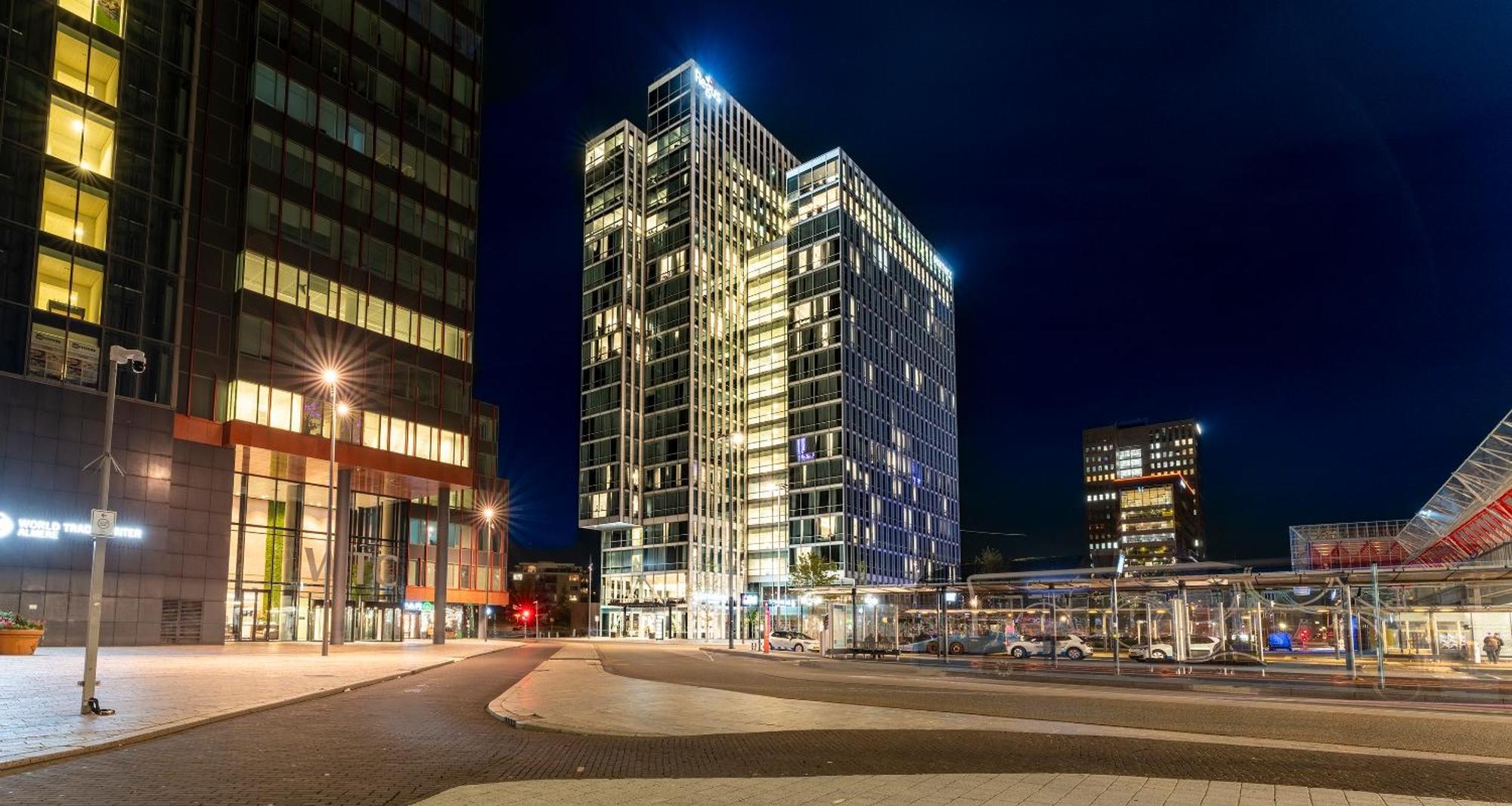 Plaza Premium Алмере Екстер'єр фото