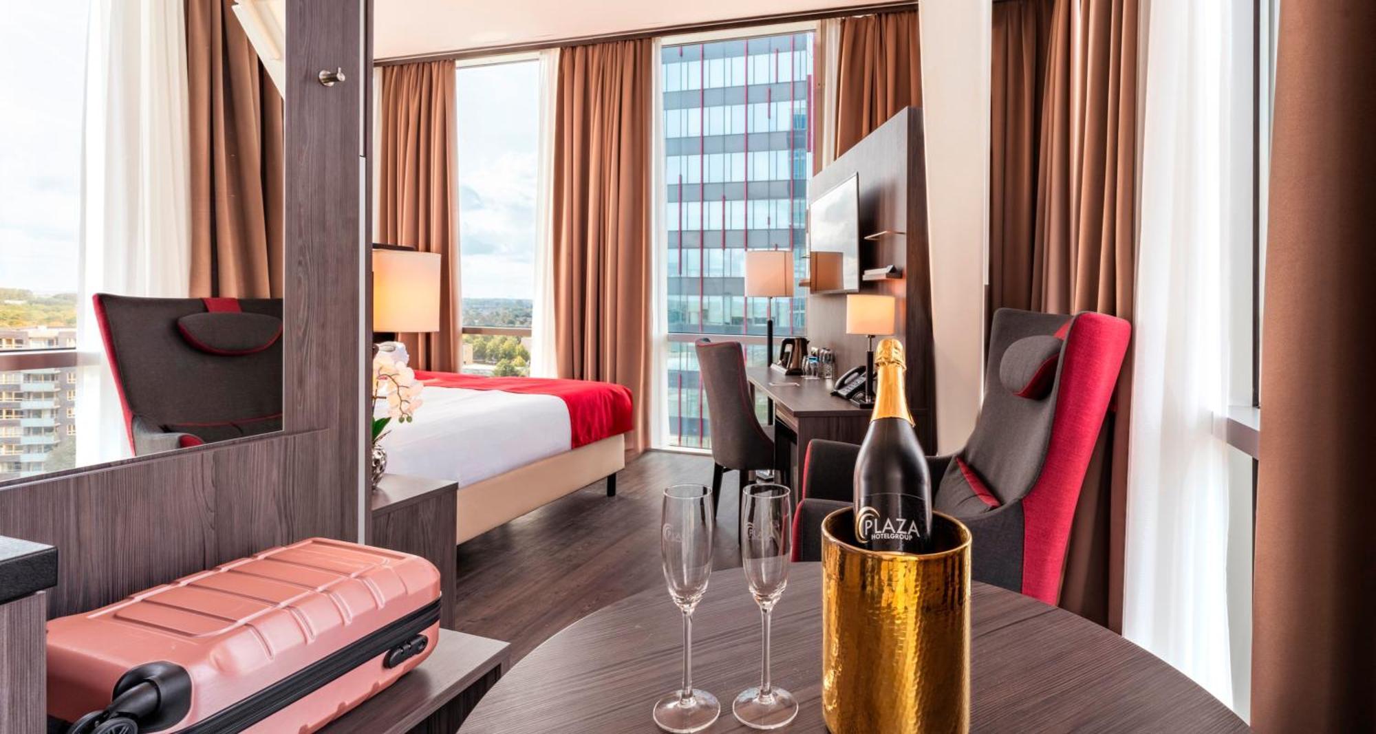 Plaza Premium Алмере Екстер'єр фото